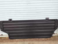 plage arrière noire